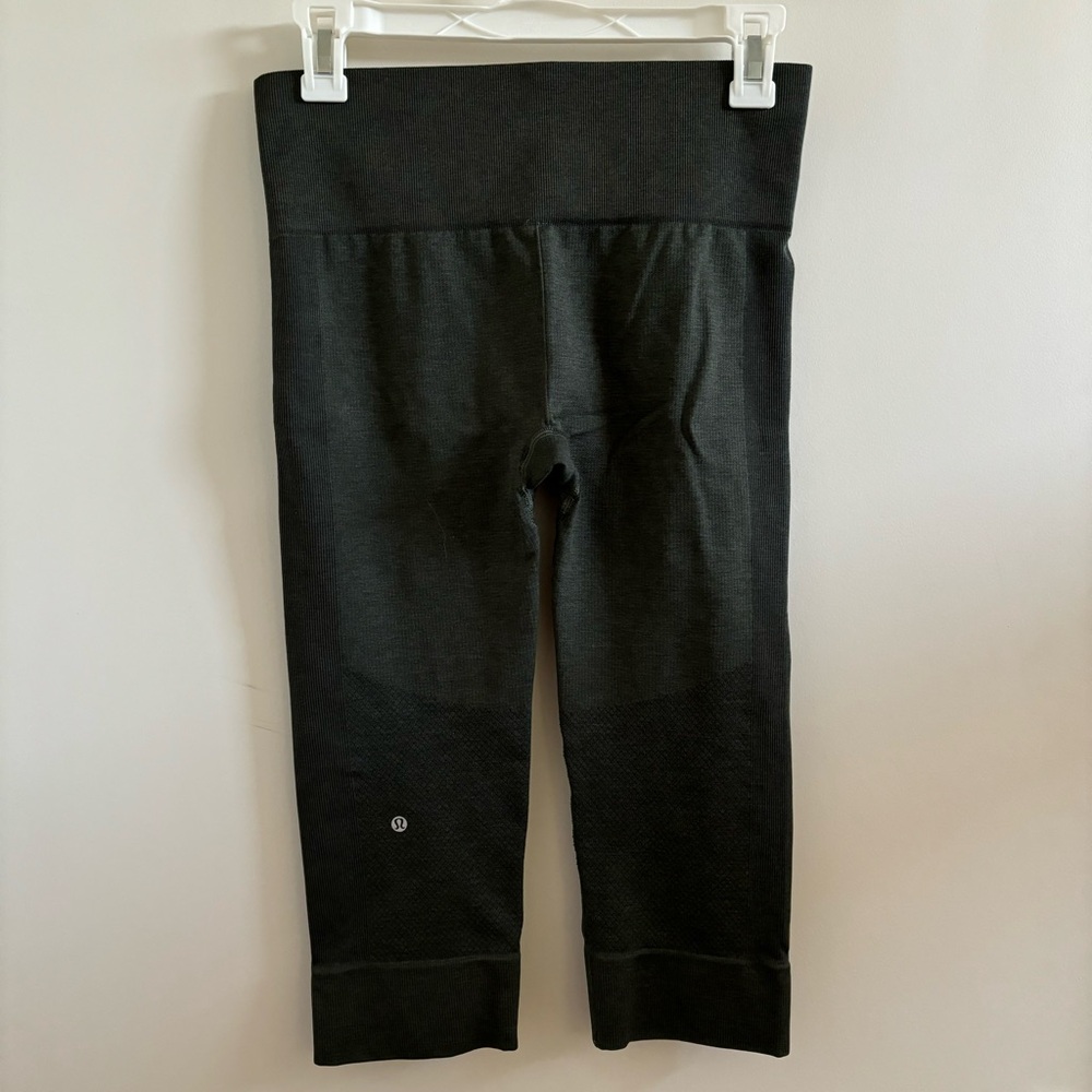 Lululemon Women’s Black Cropped Leggings